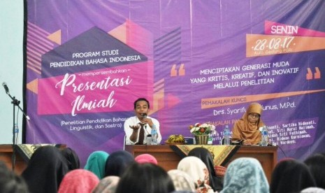 Suasana seminar presentasi ilmiah bertajuk “Menciptakan Generasi Muda yang Kritis, Kreatif, dan Inovatif melalui Penelitian” di kampus Unindra Jakarta, Senin (28/8).    