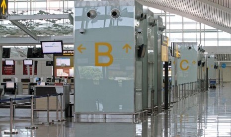  Suasana sepi di Bandara Internasional Ngurah Rai, Denpasar