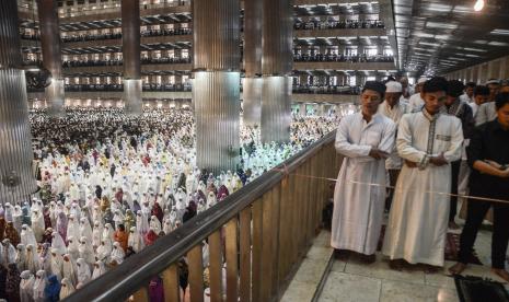 MUI-DMI DKI Jakarta meminta umat Islam gelar sholat Idul Fitri di rumah. Ilustrasi Sholat Idul Fitri di Masjid Istiqlal Jakarta.