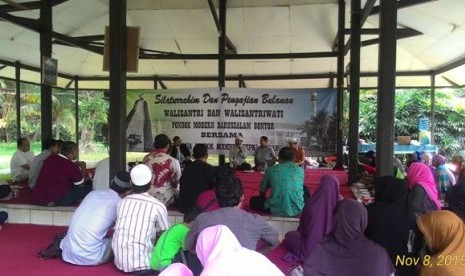 suasana silaturahim dan pengajian bulanan ikpm bogor di taman hidroponik parung farm, ahad (8/11)