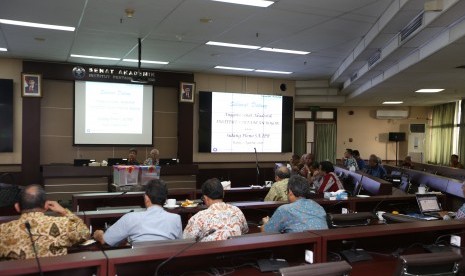 Suasana sidang akademik IPB dalam rangka mengesahkan bakal calon rektor priode 2017-2022.