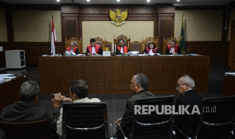 Suasana sidang lanjutan kasus korupsi KTP Elektronik dengan terdakwa Irman dan Sugiharto di Pengadilan Tipikor, Jakarta Pusat, Kamis (27/4).