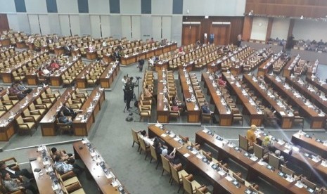 Suasana sidang paripurna ke-18 di Komplek Parlemen, Senayan, Rabu (14/2)