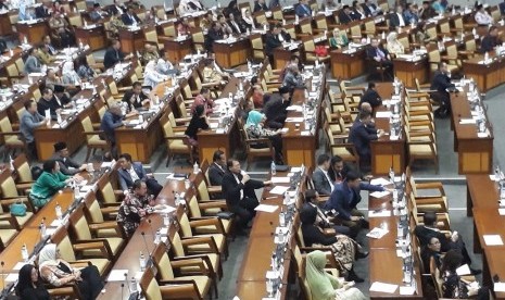 Suasana Sidang Paripurna pengambilan keputusan Perppu Ormas di Gedung DPR RI, Selasa (24/10).