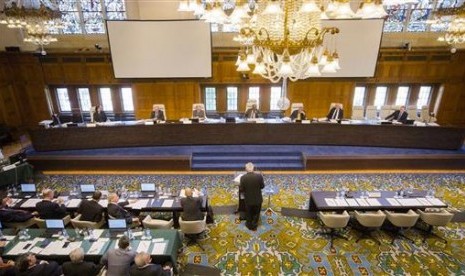 Suasana sidang Pengadilan Permanen Arbitrase saat memutuskan menolak klaim Cina atas sebagian besar wilayah Laut Cina Selatan terhadap Filipina, Selasa, 12 Juli 2016.