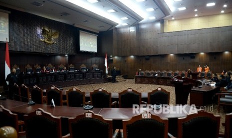 Suasana sidang perbaikan hak angket DPR terhadap KPK di gedung Mahkamah Konstitusi (MK), Jakarta, Kamis (27/7).