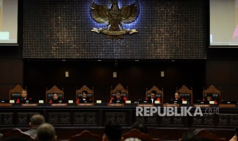 Suasana sidang perkara uji materi aturan cuti bagi calon pejawat di Makamah Konstitusi