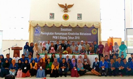 Suasana sosialisasi Peningkatan Kemampuan Kreativitas Mahasiswa di Mataram, NTB, Kamis (22/2).