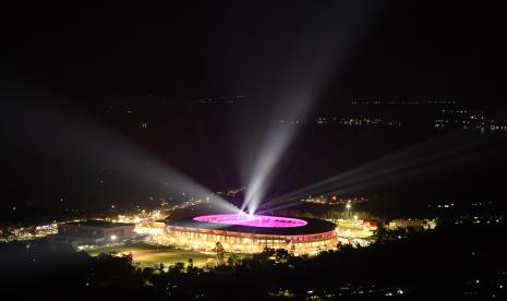 Suasana Stadion Lukas Enembe saat Upacara Pembukaan PON Papua di Sentani, Kabupaten Jayapura, Papua, Sabtu (2/10/2021). Perhelatan olahraga empat tahunan tersebut mengangkat tema 