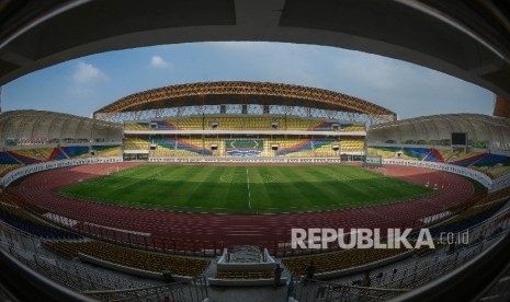  Suasana Stadion Wibawa Mukti yang berada di Kabupaten Bekasi, Jawa Barat, Kamis (1/9). (Republika/Raisan Al Farisi)