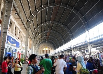  Suasana Stasiun Jakarta Kota.