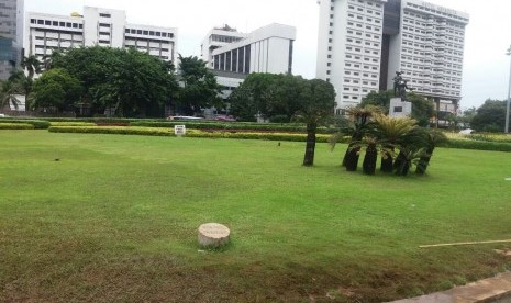 Suasana taman Patung Tugu Tani setelah aksi 212, Jumat (2/12).