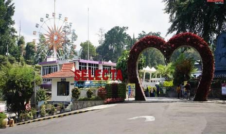 Suasana Taman Rekreasi Selecta Kota Batu.