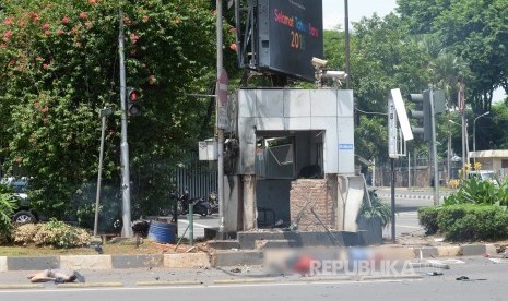 Korban ledakan bom di Sarinah, Jakarta, Kamis (14/1). (Republika/Yasin Habibi)