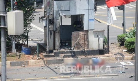 Korban ledakan bom di Sarinah, Jakarta, Kamis (14/1). (Republika/Yasin Habibi)