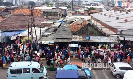 Suasana trotoar pinggir Jalan Jatibaru Raya, Tanah Abang, Jakarta Pusat.