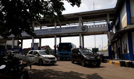 Suasana Terminal induk Rajabasa Kota Bandar Lampung.