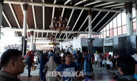 Suasana Terminal Keberangkatan 1B Bandara Soekarno-Hatta, Tangerang, Banten, jelang lebaran 2017, Senin (19/6). 