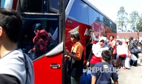 Suasana Terminal Poris Plawad Tangerang jelang Lebaran.