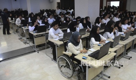 Suasana tes Seleksi Kemampuan Dasar (SKD) Calon Pegawai Negeri Sipil (ilustrasi)