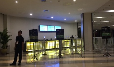  Suasana The Hall Kasablanka seusai pengumuman jadwal yang diundur, Selasa (13/8). 