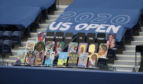 Suasana tribun penonton di Stadion Arthur Ashe, tempat penyelenggaraan tenis Grand Slam US Open 2022.