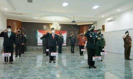 Suasana upacara peringatan Hari Bhayangkara di Mapolres Sukabumi Kota, Kamis (1/7)