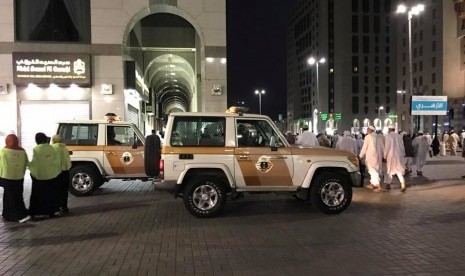 Suasana usah shalat Subuh di Madinah, Arab Saudi, Selasa (28/3).