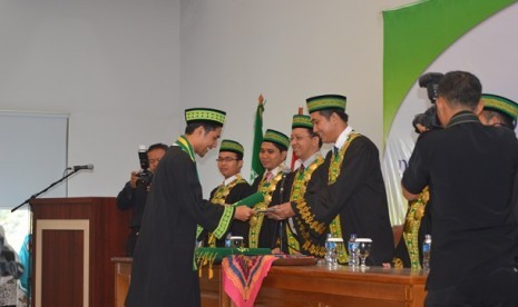 suasana wisuda sekolah tinggi ekonomi islam sebi sawangan depok, sabtu (23/11)