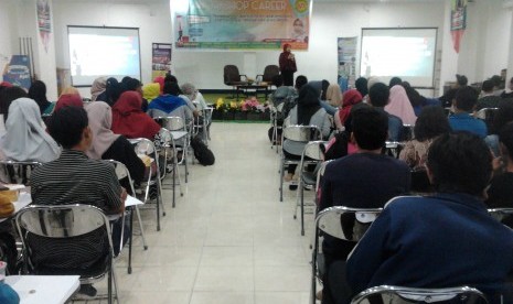 Suasana workshop career AMIK BSI Pontianak. 