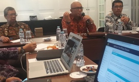 Suasana yudisium dalam rangka rapat pleno penetapan kelulusan sertifikasi dosen (serdos)  Pendidikan Tinggi Keagamaan Islam (PTKI) tahun 2019. 