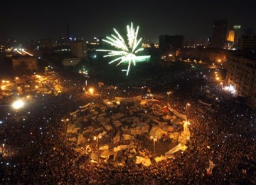 Suasana Lapangan Tahrir merayakan pengunduran Mubarak