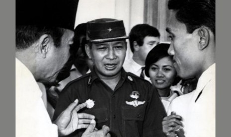 Suharto bersama Sukarno di Istana Bogor,19 juli 1967.