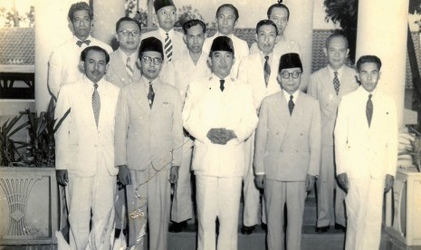 Sukarno bersama M Natsir