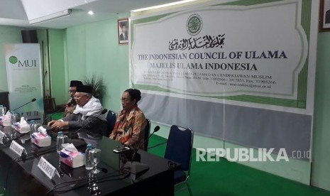  Sukmawati Soekarnoputri saat mengunjungi Kantor MUI Pusat, Kamis (5/4). Sukmawati ingin mengklarifikasi terkait puisi 'Ibu Indonesia' yang menjadi kontrovetsial.