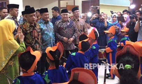 Sukuran dua tahun Muhammadiyah ranting Pondok Labu sekaligus peresmian koperasi syariah di gedung Pusdatin Kemenhan Jakarta ahad (19/11) 