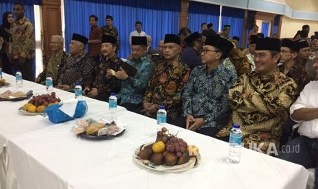 Sukuran dua tahun Muhammadiyah ranting Pondok Labu sekaligus peresmian koperasi syariah di gedung Pusdatin Kemenhan Jakarta ahad (19/11) 