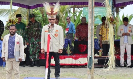 Sunanto saat menjadi inspektur upacara HUT ke-74 Republik Indonesia di Skouw Mabo di Distrik Muara Tami, Kota Jayapura, Papua, Sabtu (17/8).