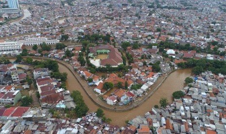 Sungai Ciliwung yang membelah kawasan Jakarta Timur dan Jakarta Selatan