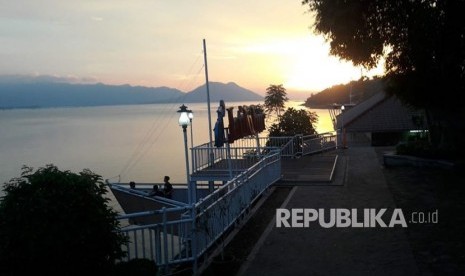 Sunset di area wisata Istora Waduk Jatiluhur. 