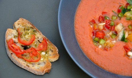 Sup gazpacho adalah salah satu menu sarapan yang digemari anak-anak di Spanyol.