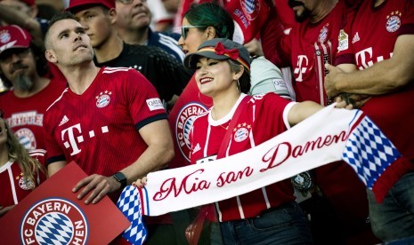 Suporter FC Bayern Muenchen menyaksikan laga tim kesayangannya dalam laga pramusim turnamen International Champions Cup 2019 di Amerika Serikat