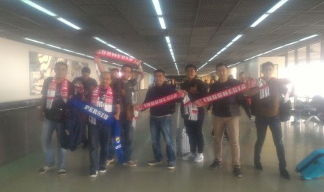 Suporter Timnas Indonesia Tiba di Bandara Don Mueang, Bangkok, Thailand, Sabtu (17/12).