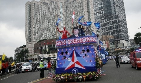 Supporters of Democratic Party hold a campaign in Jakarta on Saturday (15/3). 