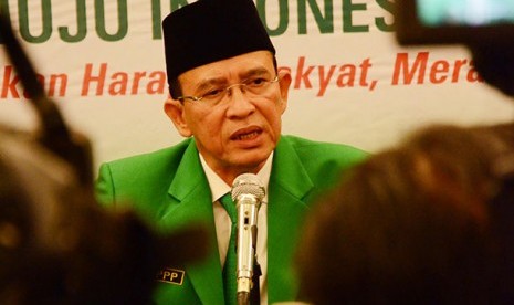 Suryadharma Ali saat konpers dengan wartawan, di sela  Mukernas PPP di Bandung,Jumat (7/2)