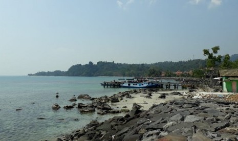 Susana di kampung di Dusun Regah Lada, Desa Tejang, Pulau Sebesi Kabupaten Lampung Selatan, Lampung. FOTO: Mursalin Yasland/Republika