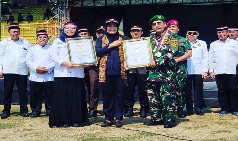 Susianah (tengah) mencatatkan karya inovasinya dalam program tangkal hoaks dan hate speech ke Ditjen Hak Kekayaan Intelektual Kementerian Hukum dan HAM RI. Inovasi berupa aplikasi tangkal hoaks dan hate speech karya Susianah terdaftar dengan nomor register JID2023087383 dengan nama Peta Indonesia Literasi Politik, Tangkal Hoax dan Hate Speech di Indonesia dengan kode kelas 41. 