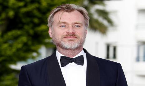 Sutradara Christopher Nolan sukses besar dengan film Oppenheimer.