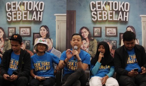 Sutradara dan pemain film Cek Toko Sebelah. Sekuel Cek Toko Sebelah siap digarap.