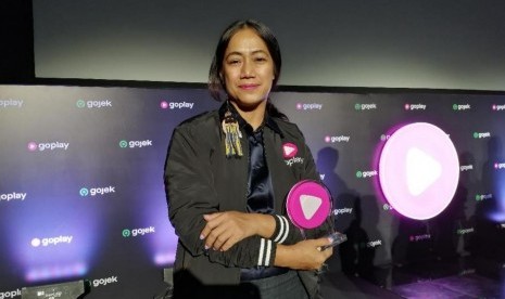 Sutradara dan produser Nia Dinata segera menghadirkan serial 'Gossip Girl' versi Indonesia. 